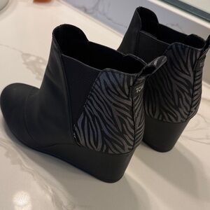 Toms Black Wedge Ankle Boots with Gray Zebra Heel Accent